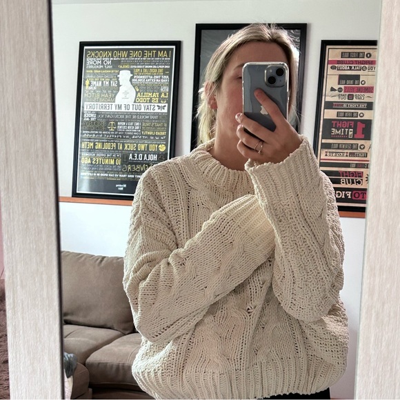 Long Sleeve Crew Neck Sweater by J.O.A. In Ivory size Medium - Picture 8 of 8